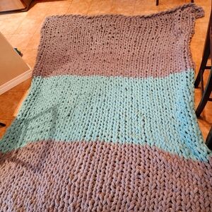 Chunky bernat blanket king size